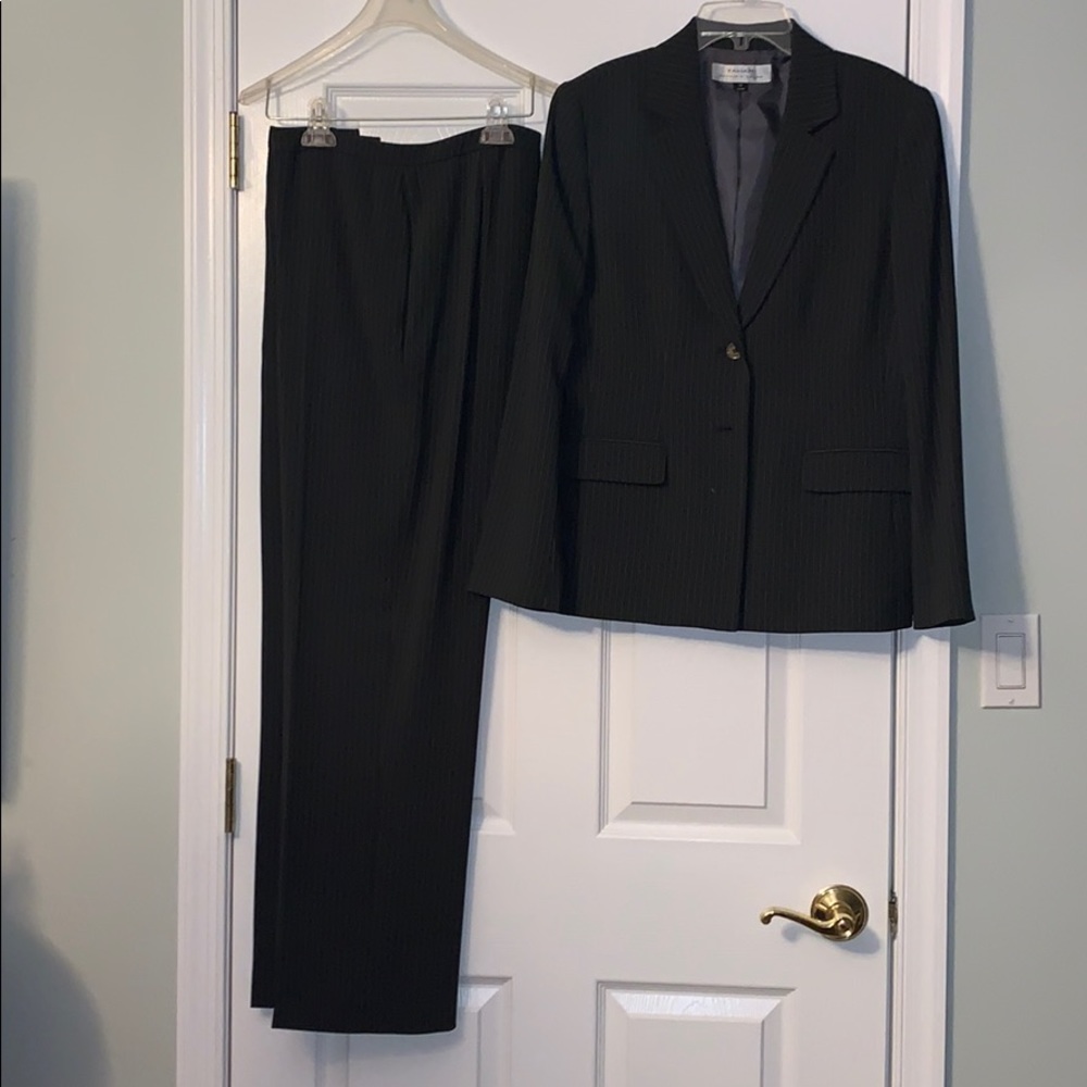 Women’s suit set